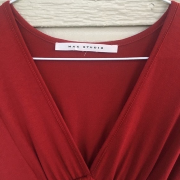 💎 MAX STUDIO RED DEEP V DRESS - Picture 2 of 8